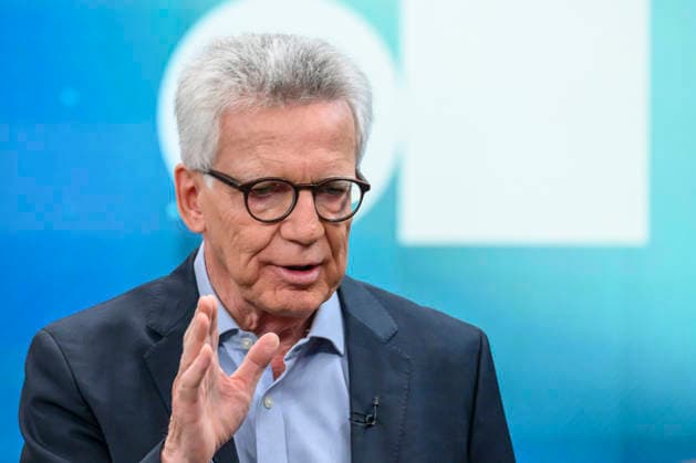 im Bild v.l.: Thomas de Maiziere, CDU, Bundesminister a.D., GER, Berlin, Studio, zu Gast bei - Caren Miosga, Polittalk, TV, Format, Das Erste, aus Berlin Adlershof - am Studio 20, Thema: das Ergebnis und die Folgen der Landtagswahl in Sachsen-Anhalt, (Die AfD und die Landtagswahl in Sachsen-Anhalt) 06.09.2026, Copyright: HMBxMedia UwexKoch