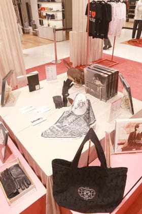 Opening of the Céline Dion Pop-Up Store at Galeries Lafayette in Paris, in conjunction with her concert series at the Plénitude Arena on September 9, 2026. From September 3 to October 5, 2026, fans will be able to find all kinds of merchandise, such as Maje T-shirts, exclusive collaborations with Pierre Hermé Paris, gloves, shopping bags. Visitors to the pop-up will have the opportunity to scan a QR code for a chance to win one of four pairs of tickets up for grabs for Céline Dion’s concerts. Christophe Aubert Bestimage A pop-up store dedicated to Céline Dion is opening at Galeries Lafayette in Paris on September 9, 2026, to coincide with her concert series at the Plénitude Arena. From September 3 to October 5, 2026, fans will be able to f Copyright: xChristophexAubertx xBestimagexChristophexAubertx xBestimagex