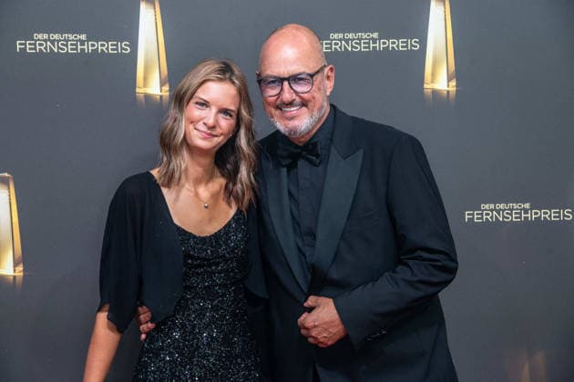 Frank ROSIN, Sternekoch, mit Tochter Marlene, Roter Teppich, Red Carpet Show, Ankunft, arrival, Verleihung des Deutschen Fernsehpreises, Der Deutsche Fernsehpreis 2026, Deutscher Fernsehpreis 2026 im Confex Koeln, am 09.09.2025.