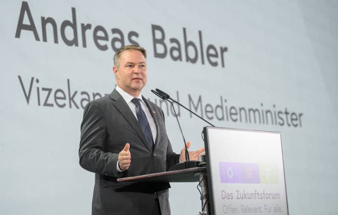photonews.at - Wien, 10.09.2026. Beim ORF-Zukunftsforum geht es um die künftige Rolle des öffentlich-rechtlichen Rundfunks in Österreich. An zwei Tagen diskutieren Vertreter aus Politik, Medien, Wissenschaft sowie aus Kunst, Kultur und Sport über zentrale Fragen zur Zukunft des ORF. Im Rahmen des Forums geht es unter anderem um den öffentlich-rechtlichen Auftrag, Jugend und Medienkompetenz, Digitalisierung, Plattformen und Künstliche Intelligenz sowie um Strukturen, Governance und den Medienstandort Österreich PHOTO: Eröffnung der Veranstaltug durch photonews.at - Wien, 10.09.2026. Beim ORF-Zukunftsforum geht es um die künftige Rolle des öffentlich-rechtlichen Rundfunks in Österreich. An zwei Tagen diskutieren Vertreter aus Politik, M