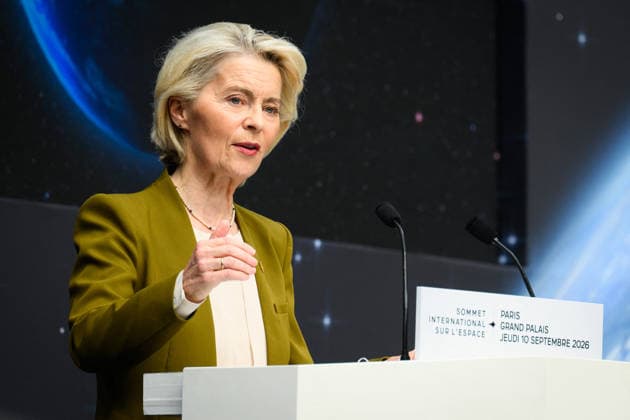 News Bilder des Tages Ursula von der Leyen, President of the European Commission, at the International Space Summit at the Grand Palais in Paris, France, on September 10, 2026. Caught between the United States and China, Europe intends to defend its position at the first international summit in Paris—an event snubbed by the American giants and one that the German chancellor, despite being a co-organizer, is not attending Eric Tschaen Pool Bestimage International Space Summit at the Grand Palais in Paris on September 10, 2026 Caught between the United States and China, Europe intends to defend its position at the first international summit in Paris—an event snubbed by the American giants and attended without the German chancellor, one of the event’s co-hosts Par Copyright: xEricxTschaenx xPoolx xBestimagexEricxTschaenx xPoolx xBestimagex