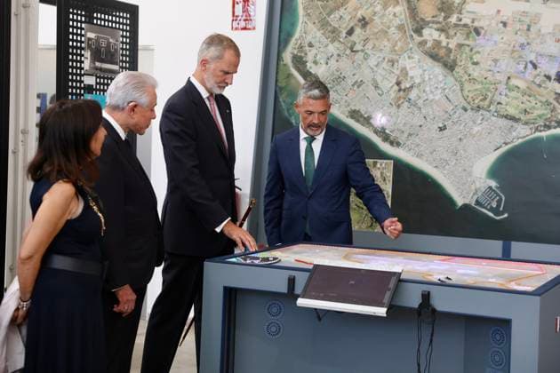 Felipe VI Visits the Rota Base on the 25th Anniversary of the September 11 Terrorist Attacks in the U.S. King Felipe VI (2d), accompanied by Defense Minister Margarita Robles (1i), during the inauguration of the Rota Base Forum Cultural Center and Municipal Museum on September 11, 2026, in Rota, Cádiz, Andalusia, Spain. After attending the ceremonies honoring the victims of the September 11 terrorist attacks, King Felipe VI also inaugurated the Rota Base Forum Cultural Center and Municipal Museum, which chronicles the town’s evolution as a defensive enclave from the 18th century to the present day, as well as the impact and transformation it underwent following the establishment of the base and more than 60 years of U.S. presence. Septembe Copyright: xNachoxFradex 7765315