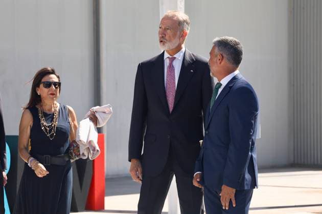 Felipe VI Visits the Rota Base on the 25th Anniversary of the September 11 Terrorist Attacks in the U.S. King Felipe VI (2d), accompanied by Defense Minister Margarita Robles (1i), during the inauguration of the Rota Base Forum Cultural Center and Municipal Museum on September 11, 2026, in Rota, Cádiz, Andalusia, Spain. After attending the ceremonies honoring the victims of the September 11 terrorist attacks, King Felipe VI also inaugurated the Rota Base Forum Cultural Center and Municipal Museum, which chronicles the town’s evolution as a defensive enclave from the 18th century to the present day, as well as the impact and transformation it underwent following the establishment of the base and more than 60 years of U.S. presence. Septembe Copyright: xNachoxFradex 7765317