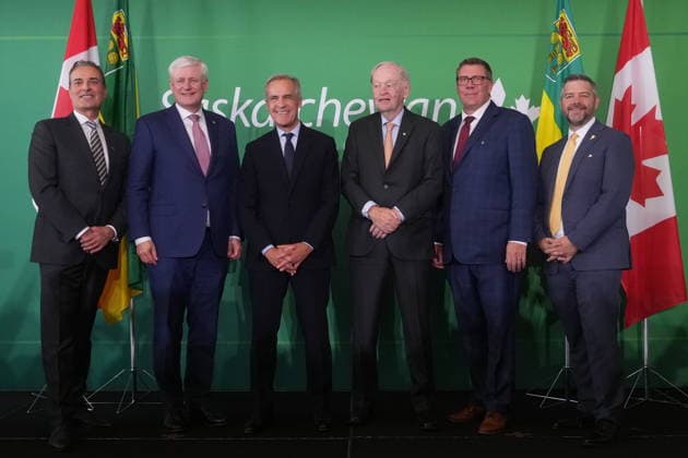 September 14, 2026, Toronto, On, Canada: Bell Canada CEO Mirko Bibic, left to right, former prime minister Stephen Harper, Prime Minister Mark Carney, former prime minister Jean Chretien, Saskatchewan Premier Scott Moe and Saskatchewan s Crown Investments Corporation Minister Jeremy Harrison pose for a photo at Canada s national investment summit, in Toronto, on Monday, Sept. 14, 2026. Toronto Canada - ZUMAc35_ 20260914_zaf_c35_091 Copyright: xNathanxDenettex