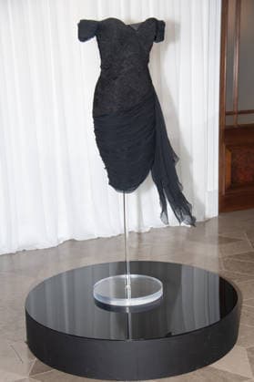 Sotheby s Princess Diana Revenge Dress Exhibition Preview at Sotheby s, London, UK - 18 September 2026 A technician holds Princess Diana s Revenge Dress by designer Christina Stambolian (est. £110k - £220k and $150k - $300k USD) as part of Sotheby s Princess Diana Revenge Dress Exhibition Preview which is to go on exhibition from 18th - 24th September 2026 before being offered at auction in New York on 9th December 2026 at Sotheby s, London, England, UK on Friday 18 September, 2026., Credit:Justin Ng Avalon UK, England, London, Sotheby s Copyright: xJustinxNgx xAvalonx 1136010827