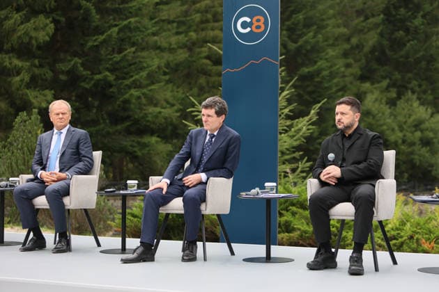 Prime Minister of Poland Donald Tusk, President of Romania Nicusor Dan and President of Ukraine Volodymyr Zelenskyy (left to right) attend a news conference during the Carpathian 8 Summit in Ivano-Frankivsk region, Ukraine, September 18, 2026. On this day, President of Ukraine Volodymyr Zelenskyy announced the launch of a new format - the Carpathian Eight (C8) - comprising Austria, the Czech Republic, Hungary, Poland, Romania, Serbia, Slovakia, and Ukraine. (Photo by Yurii Rylchuk Ukrinform) Carpathian 8 Summit in western Ukraine Copyright: xYuriixRylchukx