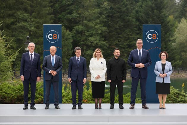 First Vice-President of the Senate of the Czech Republic Jiri Drahos, Prime Minister of Poland Donald Tusk, President of Romania Nicusor Dan, First Lady of Ukraine Olena Zelenska, President of Ukraine Volodymyr Zelenskyy, President of Serbia Aleksandar Vucic, and President of the Federal Council of Austria Christine Schwarz-Fuchs (left to right) pose for a group photo during the Carpathian 8 Summit in Ivano-Frankivsk region, Ukraine, September 18, 2026. On this day, President of Ukraine Volodymyr Zelenskyy announced the launch of a new format - the Carpathian Eight (C8) - comprising Austria, the Czech Republic, Hungary, Poland, Romania, Serbia, Slovakia, and Ukraine. (Photo by Yurii Rylchuk Ukrinform) Carpathian 8 Summit in western Ukraine Copyright: xYuriixRylchukx