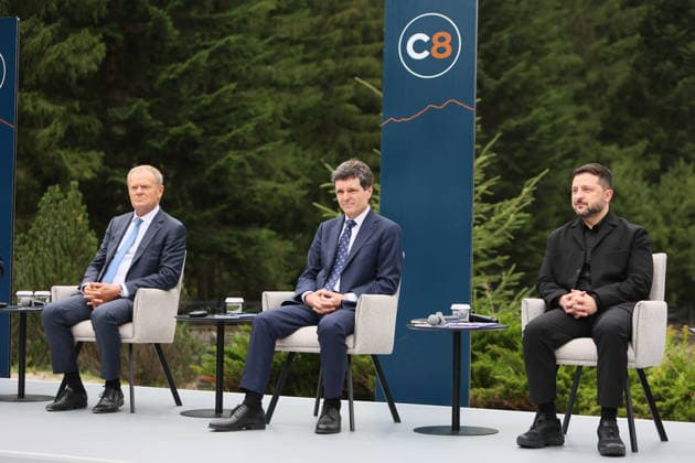 Prime Minister of Poland Donald Tusk, President of Romania Nicusor Dan and President of Ukraine Volodymyr Zelenskyy (left to right) attend a news conference during the Carpathian 8 Summit in Ivano-Frankivsk region, Ukraine, September 18, 2026. On this day, President of Ukraine Volodymyr Zelenskyy announced the launch of a new format - the Carpathian Eight (C8) - comprising Austria, the Czech Republic, Hungary, Poland, Romania, Serbia, Slovakia, and Ukraine. (Photo by Yurii Rylchuk Ukrinform) Carpathian 8 Summit in western Ukraine Copyright: xYuriixRylchukx