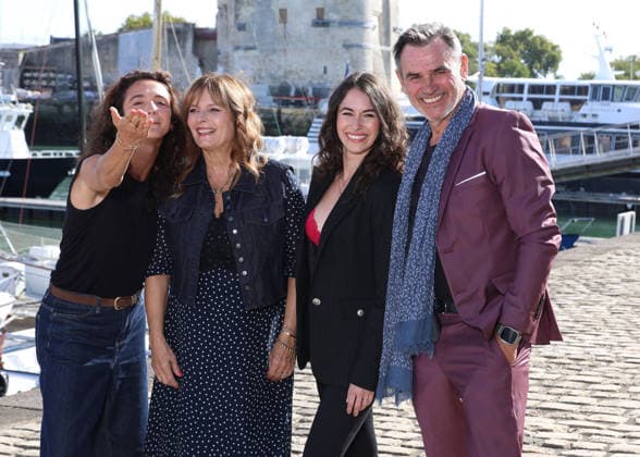 Cecilia Hornus, Jade Pradin, Jérôme Bertin, and Pauline Bression at the Plus Belle la Vie, Encore Plus Belle photocall during the 28th La Rochelle Fiction Festival, France, on September 18, 2026. Denis Guignebourg, Bestimage. Plus Belle la Vie, Encore Plus Belle photocall at the 28th La Rochelle Fiction Festival on September 18, 2026, in La Rochelle, France. La Rochelle, France Copyright: xDenisxGuignebourgx xBestimagexDenisxGuignebourgx xBestimagex