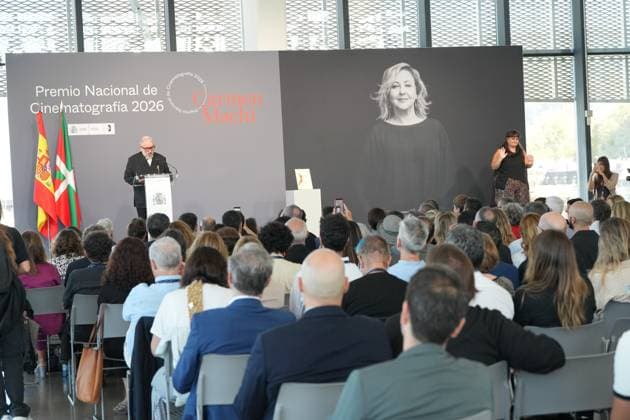 Carmen Machi, 2026 National Film Award Director Félix Sabroso during the ceremony to present the National Film Award to Carmen Machi, on September 19, 2026, in San Sebastián, Guipúzcoa, Basque Country, Spain. The National Film Award, presented as part of the San Sebastián Film Festival, recognizes the most outstanding contribution to Spanish cinema, preferably demonstrated through a work made public or professional work carried out during the year 2025, or, in duly justified exceptional cases, it is awarded in recognition of a professional career. SEPTEMBER 19, 2026 San Sebastián, Guipúzcoa, Basque Country, Spain Copyright: xUnanuex 7785437