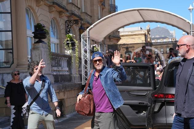 Brad Pitt Arrives in San Sebastián to Participate in the Film Festival Actor Brad Pitt arrives at the Hotel María Cristina to participate in the San Sebastián Film Festival on September 20, 2026, in San Sebastián, Guipúzcoa, Basque Country, Spain. Pitt returns to the Festival to present, out of competition, *Heart of the Beast*, directed by David Ayer, an adventure thriller in which he plays a retired Special Forces officer stranded in Alaska alongside his former combat dog SEPTEMBER 20, 2026 San Sebastián, Guipúzcoa, Basque Country San Sebastián, Guipúzcoa, Basque Country Spain Copyright: xUnanuex 7787819