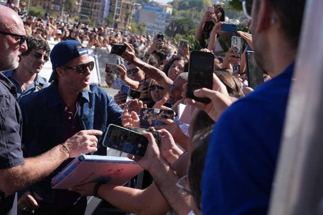 Brad Pitt Arrives in San Sebastián to Participate in the Film Festival Actor Brad Pitt arrives at the Hotel María Cristina to participate in the San Sebastián Film Festival on September 20, 2026, in San Sebastián, Guipúzcoa, Basque Country, Spain. Pitt returns to the festival to present, out of competition, *Heart of the Beast*, directed by David Ayer, an adventure thriller in which he plays a retired Special Forces officer stranded in Alaska with his former combat dog. SEPTEMBER 20, 2026 San Sebastián, Guipúzcoa, Basque Country, Spain Copyright: xUnanuex 7787841