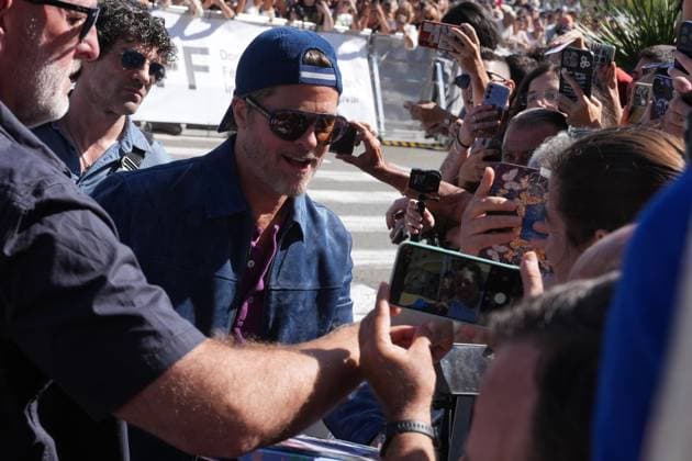 Brad Pitt Arrives in San Sebastián to Participate in the Film Festival Actor Brad Pitt arrives at the Hotel María Cristina to participate in the San Sebastián Film Festival on September 20, 2026, in San Sebastián, Guipúzcoa, Basque Country, Spain. Pitt returns to the festival to present, out of competition, *Heart of the Beast*, directed by David Ayer, an adventure thriller in which he plays a retired Special Forces officer stranded in Alaska with his former combat dog. SEPTEMBER 20, 2026 San Sebastián, Guipúzcoa, Basque Country, Spain Copyright: xUnanuex 7787842