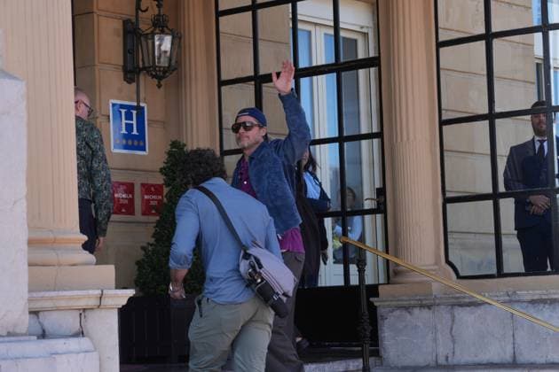 Brad Pitt Arrives in San Sebastián to Participate in the Film Festival Actor Brad Pitt arrives at the Hotel María Cristina to participate in the San Sebastián Film Festival on September 20, 2026, in San Sebastián, Guipúzcoa, Basque Country, Spain. Pitt returns to the festival to present, out of competition, *Heart of the Beast*, directed by David Ayer, an adventure thriller in which he plays a retired Special Forces officer stranded in Alaska with his former combat dog. SEPTEMBER 20, 2026 San Sebastián, Guipúzcoa, Basque Country, Spain Copyright: xUnanuex 7787848