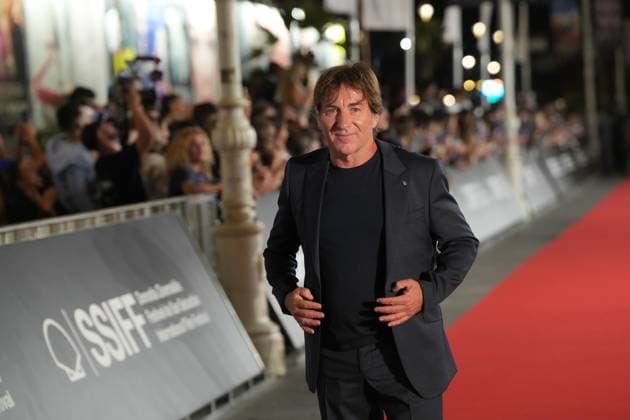 Red carpet for *La bola negra* by Los Javis at the San Sebastián Film Festival Actor Antonio de la Torre Martín on the red carpet for *La bola negra* at the Victoria Eugenia Theater on September 20, 2026, in San Sebastián, Guipúzcoa, Basque Country, Spain. La bola negra adapts and expands upon an unfinished play by Federico García Lorca. It tells three stories of men from different eras, connected by sexuality, desire, pain, and legacy. The film opens in Spanish theaters on September 25 and has been selected by the Spanish Film Academy to represent Spain at the upcoming Academy Awards. SEPTEMBER 20, 2026 San Sebastián, Guipúzcoa, Basque Country, Spain San Sebastián, Guipúzcoa, Country V, Spain Copyright: xUnanuex 7789056