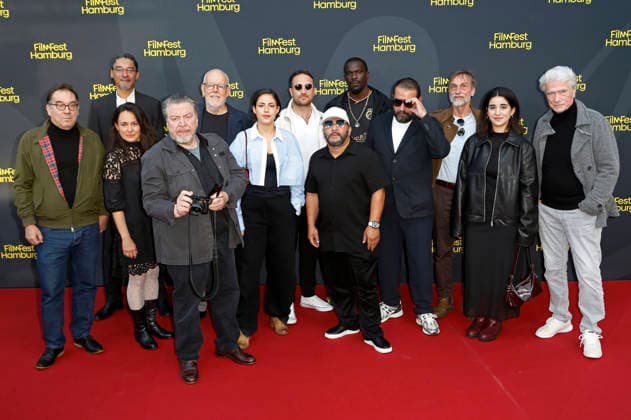 Albrecht Ganskopf, Daniel Klare, Idil Üner, Armin Rohde, Lars Becker, Almila Bagriacik, Frederik Lau, Lefaza Jovete, Sahin Eryilmaz, Andre Hennicke, Buket Tasdelen und Jürgen Prochnow bei der Premiere des ZDF-Films Nachtschicht - Sterben verboten auf dem 34. Filmfest Hamburg 2026 im Cinemaxx Dammtor. Hamburg, 25.09.2026