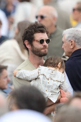 Guest: Celebrities at Pope Leo XIV’s grand Mass on Place de la Concorde in Paris on September 26, 2026. Between the Avenue des Champs-Élysées and Place de la Concorde, 700,000 faithful and onlookers, from all corners of the globe, gathered to attend the Mass celebrated by the Holy Father. The apostolic journey, from September 25 to 28, 2026, will continue in Lourdes and Metz. Jacovides Moreau Bestimage Celebrities attending the grand mass celebrated by Pope Leo XIV at the Place de la Concorde in Paris on September 26, 2026. Between the Avenue des Champs-Élysées and the Place de la Concorde, 700,000 worshippers and onlookers from around the world gathered to attend the Mass celebrated by the Holy Father. The apostolic journey, taking place Copyright: xJACOVIDES-MOREAUx xBESTIMAGExJACOVIDES-MOREAUx xBESTIMAGEx