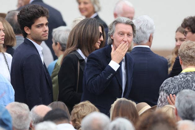 Guest: Celebrities at Pope Leo XIV’s grand Mass on Place de la Concorde in Paris on September 26, 2026. Between the Avenue des Champs-Élysées and Place de la Concorde, 700,000 faithful and onlookers, from all corners of the globe, gathered to attend the Mass celebrated by the Holy Father. The apostolic journey, from September 25 to 28, 2026, will continue in Lourdes and Metz. Jacovides Moreau Bestimage Celebrities attending the grand mass celebrated by Pope Leo XIV at the Place de la Concorde in Paris on September 26, 2026. Between the Avenue des Champs-Élysées and the Place de la Concorde, 700,000 worshippers and onlookers from around the world gathered to attend the Mass celebrated by the Holy Father. The apostolic journey, taking place Copyright: xJACOVIDES-MOREAUx xBESTIMAGExJACOVIDES-MOREAUx xBESTIMAGEx