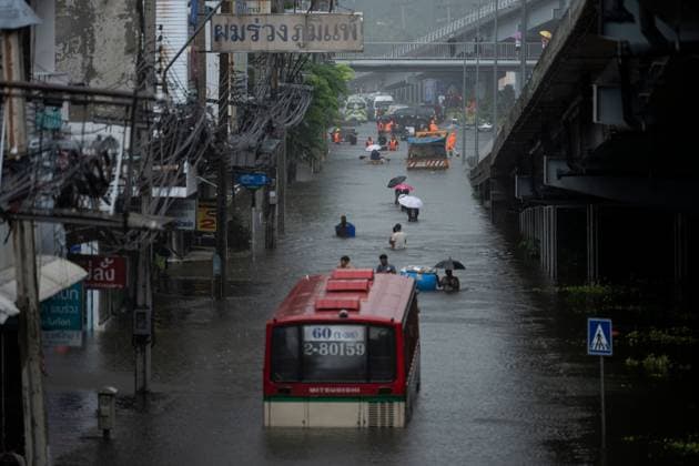 September 27, 2026, Bangkok, Thailand: BANGKOK, THAILAND †SEPTEMBER 27, 2026: Heavy rain caused widespread flooding across Bangkok, affecting residents, businesses and communities across the capital. The Thai Meteorological Department attributed the rainfall to a low-pressure system over the Central region combined with the southwest monsoon, with further rain expected through September 27. Bangkok authorities declared all 50 districts disaster-affected areas and deployed pumps, shelters and emergency teams to assist affected residents and drain accumulated floodwater. By Sunday, water levels had begun to recede in some areas, although flooding persisted in several low-lying communities as authorities continued monitoring water leve - ZUMAq101 20260927_zna_q101_056 Copyright: xCaptainxJirathummanuwatx
