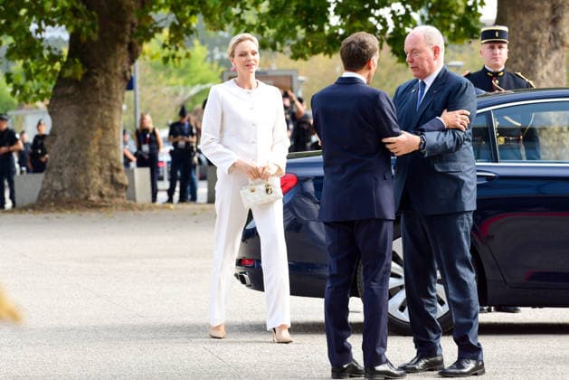 President Emmanuel Macron and his wife, First Lady Brigitte Macron, welcome Prince Albert II of Monaco and Princess Charlène of Monaco upon their arrival for the At the Roots of Europe meeting for peace and unity at the Robert Schuman Conference Center in Metz, France, on September 28, 2026, the final day of the Pope’s visit to France Romain Doucelin Bestimage French President Emmanuel Macron and his wife, First Lady Brigitte Macron, welcome guests upon their arrival for the At the Roots of Europe: For Peace and Unity meeting at the Robert Schuman Conference Center in Metz, France, on September 28, 2026, the final day of the Pope’s visit to France Metz, France Copyright: xRomainxDoucelinx xBestimagexRomainxDoucelinx xBestimagex