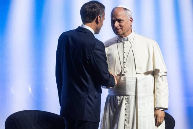 Pope Leo XIV’s Visit to Metz: Speech on Europe and Peace POPE’S VISIT TO FRANCE PHOTOPQR LE REPUBLICAIN LORRAIN Hugo AZMANI Metz September 28, 2026 Pope Leo XIV’s Visit to Metz: Speech on Europe and Peace Pope LeoXIV and the President of the Republic, Emmanuel Macron, September 28, 2026, Metz, France Pope Leo XIV is on an apostolic visit to France from September 25 to 28, 2026, in Metz, Moselle, Lorraine, France Copyright: xPHOTOPQR LExREPUBLICAINxLORRAIN xHugoxAZMANIx 20260928RBL9157 20260928RBL9157