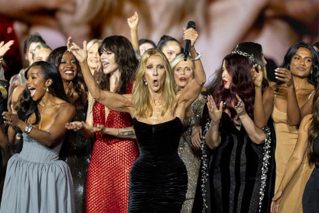 Céline Dion with Heidi Klum, Aja Naomi King, Bebe Vio Grandis, Cara Delevingne, Céline Dion, Eva Longoria, Simone Ashley, Aishwarya Rai Bachchan, and Kendall Jenner – L’Oréal Paris Express Your Worth Fashion Show in Paris, France, on September 29, 2025 Olivier Borde Bestimage L’Oréal Paris Fashion Show, Express Your Worth in Paris, France, September 2025 France Copyright: xOLIVIERxBORDEx xBESTIMAGExOLIVIERxBORDEx xBESTIMAGEx