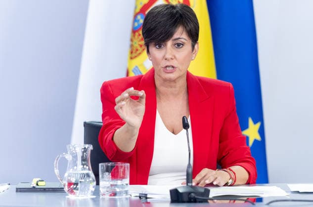 The Government Agrees to Provide Protection Against Evictions Through 2030 and Ban Purchases by Vulture Funds Through 2028 The Minister of Housing and Urban Agenda, Isabel Rodríguez, during the press conference following the Council of Ministers meeting on September 29, 2026, in Madrid, Spain. On Tuesday, the government approved two royal decrees on housing during the Council of Ministers meeting, which include extending protection against evictions through 2030, regulating seasonal rentals and room rentals, banning purchases by vulture funds through 2028, and extending by two years the existing contracts that expire before December 31, 2028, among other issues. SEPTEMBER 29, 2026, Madrid, Spain Copyright: xEduardoxParrax 7808095