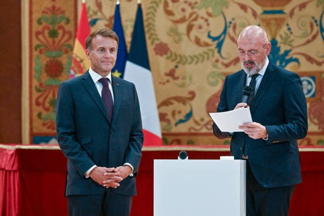 French President Emmanuel Macron delivers a speech to students at a conference titled Democracy, Youth, and Social Media: Meeting the Challenges of the Digital Age at the Complutense University of Madrid, Spain, on September 29, 2026. The French president is on a two-day official visit to Spain. Christian Liewig Bestimage French President Emmanuel Macron delivers a speech to students during a Democracy, youth, and Social Media: Meeting the Challenges of the Digital Age, at the Complutense University of Madrid on September 29, 2026. French President Emmanuel Macron is on a two-day official visit to Spain. Madrid, Spain Copyright: xChristianxLiewigx xBestimagexChristianxLiewigx xBestimagex