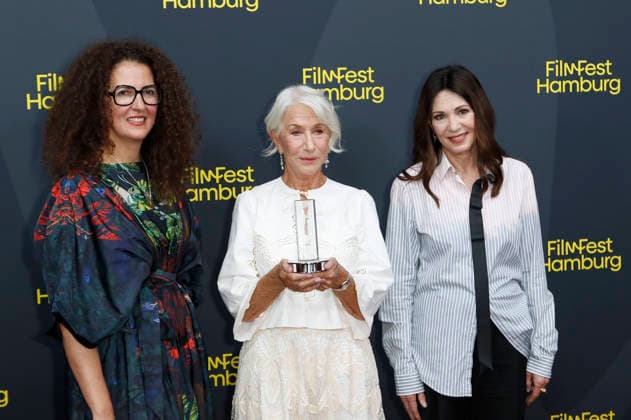 Malika Rabahallah, Helen Mirren und Iris Berben bei der Premiere des Kinofilms Ein Talent fürs Morden A Talent for Murder und Douglas Sirk Award Verleihung auf dem 34. Filmfest Hamburg im Cinemaxx Dammtor. Hamburg, Deutschland, 29.09.2026