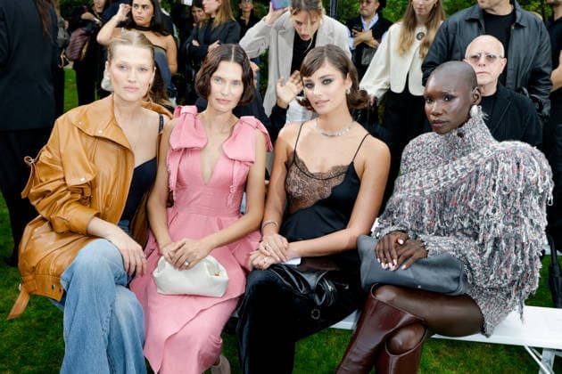 Toni Garrn, Bianca Balti, Taylor Marie Hill, and Adot Gak in the front row at the Stella McCartney Women’s Ready-to-Wear Spring Summer 2027 Collection fashion show during Paris Fashion Week, September 30, 2026 Olivier Borde Bestimage Front Row of the Stella McCartney Women’s Ready-to-Wear Spring Summer 2027 Collection fashion show, during Paris Fashion Week, September 30, 2026, Paris, France Copyright: xOLIVIERxBORDEx xBESTIMAGExOLIVIERxBORDEx xBESTIMAGEx