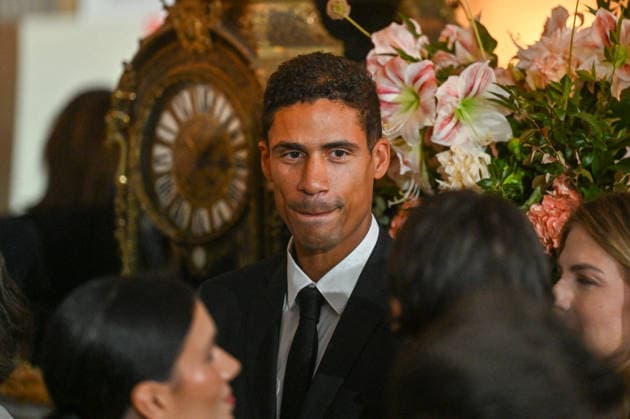 Raphaël Varane French President Emmanuel Macron and his wife, First Lady Brigitte Macron, at the handover ceremony attended by Their Majesties King Felipe VI and Queen Letizia of Spain at the French residence in Madrid, Spain, on September 30, 2026. The French presidential couple made a two-day official visit to Spain. Christian Liewig Bestimage French President Emmanuel Macron and his wife, First Lady Brigitte Macron, at the reception held in the presence of Their Majesties King Felipe VI and Queen Letizia of Spain at the French Residence in Madrid, Spain, on September 30, 2026. The French presidential couple paid a two-day official visit to Spain. Madrid, Spain Copyright: xChristianxLiewigx xBestimagexChristianxLiewigx xBestimagex