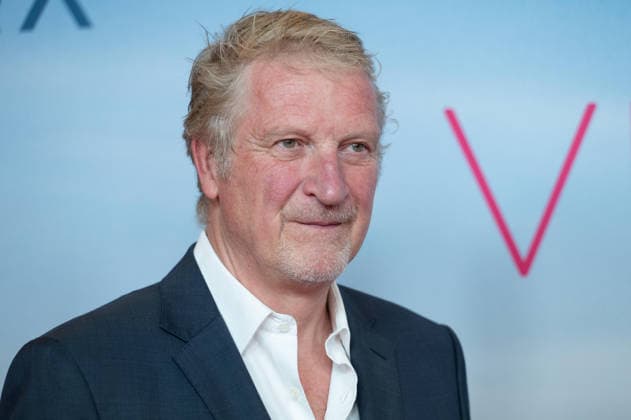 Michael SOUVIGNIER, Produzent, Portraet, Porträt, Portrait, Angeschnittenes Einzelbild, Einzelmotiv, Roter Teppich, Red Carpet Show, Ankunft, arrival, Filmpremiere Frau Winkler verlaesst das Haus,, am 30.09.2026, in der Lichtburg in Essen,