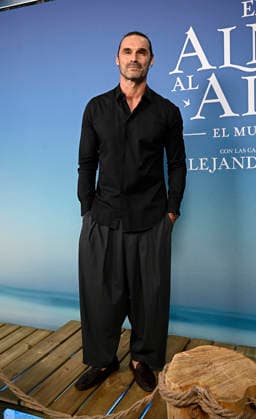 Premiere of the musical El alma al aire featuring songs by Alejandro Sanz Iván Sánchez during the premiere of the musical El alma al aire at the Ocaso Coliseum Theater on September 30, 2026, in Madrid, Spain. This new musical, inspired by the songs of Alejandro Sanz, transforms some of the most iconic tracks of his career into the driving force behind a moving, relatable, and deeply human. A theatrical journey that speaks of freedom, the bonds that sustain us, and the courage needed to pursue what truly matters. MUSICAL PHOTOCALL Madrid, Spain Copyright: xFranciscoxGuerrax 7811535