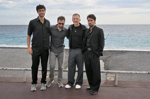 Liam Hellmann, Guest, Simon Pegg, and Charles Benoin, the producer of the film, at the photocall for the film *Only What We Carry*, directed by J. Adams, during the 8th edition of the Cinéroman Festival in Nice on September 30, 2026. Bruno Bebert, Dominique Jacovides, Bestimage. Photocall for the film *Only What We Carry*, directed by J. Adams, at the 8th edition of the Cinéroman Festival in Nice on September 30, 2026, NICE, France Copyright: xDominiquexJacovidesx-xBrunoxBebertx xBestimagexDominiquexJacovidesx-xBrunoxBebertx xBestimagex