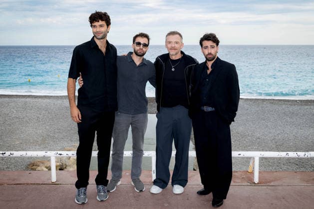 Liam Hellmann, Guest, Simon Pegg, and Charles Benoin, the producer of the film, at the photocall for the film *Only What We Carry*, directed by J. Adams, during the 8th edition of the Cinéroman Festival in Nice on September 30, 2026. Bruno Bebert, Dominique Jacovides, Bestimage. Photocall for the film *Only What We Carry*, directed by J. Adams, at the 8th edition of the Cinéroman Festival in Nice on September 30, 2026, NICE, France Copyright: xDominiquexJacovidesx-xBrunoxBebertx xBestimagexDominiquexJacovidesx-xBrunoxBebertx xBestimagex