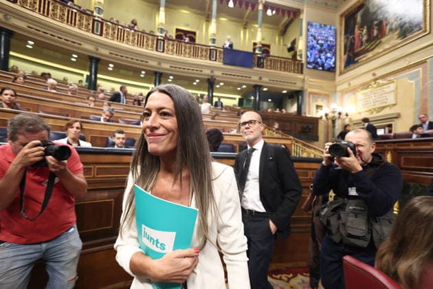 Congress Votes on Housing Decrees Miriam Nogueras, spokesperson for Junts in Congress, upon her arrival at a plenary session in the Congress of Deputies on October 2, 2026, in Madrid, Spain. Congress is voting today on whether to ratify or repeal the two Royal Decrees on housing issued by the government this week in the Official State Gazette (BOE). Specifically, these are Royal Decree-Law No. 26 of 2026, dated September 29, which adopts urgent measures to protect the social function of housing and expand the supply of affordable housing, and Royal Decree-Law 27 2026, of September 29, adopting urgent measures to strengthen the stability of lease agreements for primary residences. OCTOBER 2, 2026 Madrid, Spain Copyright: xEduardoxParrax 7814544
