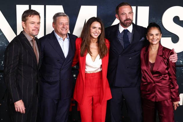 World Premiere Of Netflix s Animals WESTWOOD, LOS ANGELES, CALIFORNIA, USA - OCTOBER 01: Matt Damon, Ted Sarandos, Luciana Barroso, Ben Affleck and Bela Bajaria arrive at the World Premiere Of Netflix s Animals held at Westwood Village Theater on October 1, 2026 in Westwood, Los Angeles, California, United States. Westwood Westwood Village Theater California United States Copyright: xXavierxCollin ImagexPressxAgencyx