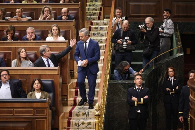 Congress Votes on Housing Decrees Juan Bravo, the PP’s Deputy Secretary for Finance, Housing, and Infrastructure, during a plenary session in the Congress of Deputies on October 2, 2026, in Madrid, Spain. Congress is voting today on whether to ratify or repeal the two Royal Decrees on housing issued by the government this week in the Official State Gazette (BOE). Specifically, these are Royal Decree-Law 26 2026, dated September 29, which adopts urgent measures to protect the social function of housing and expand the supply of affordable housing, and Royal Decree-Law 27 2026, of September 29, adopting urgent measures to strengthen the stability of lease agreements for primary residences. OCTOBER 2, 2026 Madrid, Madrid, Spain Copyright: xEduardoxParrax 7815075
