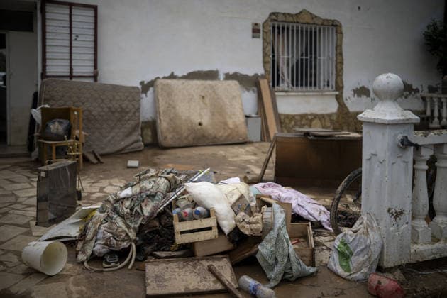 Heavy flooding disrupts towns in southern Catalonia TORTOSA, SPAIN - OCTOBER 02: Floodwaters submerge streets, low-lying residential properties, and road infrastructure following intense torrential rainfall in Tortosa, Tarragona province, Catalonia, Spain, on October 02, 2026. A powerful storm system battered the Baix Ebre and Montsia districts across southern Catalonia on Thursday and Friday, dropping over 200 millimeters of rain across several municipalities, with coastal areas recording totals exceeding 270 millimeters. Local ravines and streams overflowed near the Ebro River, causing severe localized flooding in Tortosa, Roquetes, Santa Bàrbara, and L Ametlla de Mar. Regional emergency personnel deployed specialized teams to assist stra Copyright: x2026xAnadoluxLorenaxSopenaxLopezx