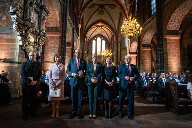 Ökumenischer Gottesdienst im Dom St. Petri Hubertus van Megen, Apostolischer Nuntius in Deutschland, Charlotte Merz, Ehefrau von Friedrich Merz, Friedrich Merz, Bundeskanzler, Julia Klöckner, Bundestagspräsidentin, Elke Büdenbinder, Ehefrau von Frank-Walter Steinmeier, Frank-Walter Steinmeier, Bundespräsident (1. Reihe von links);Offizielle zentrale Feierlichkeiten zum Tag der Deutschen Einheit 2026 in Bremen, Bremen Bremen Deutschland Innenstadt