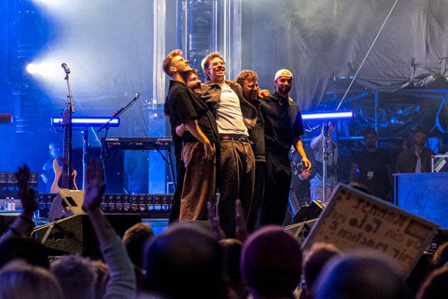 Feiern Tag der Deutschen Einheit in Bremen - Feierlichkeiten zum Tag der Deutschen Einheit 2026, Bremen, 04.10.2026 Bremen, Bürgerfest, Konzert Kamrad Bremen, Deutschland, 04.10.26: Feiern Tag der Dt. Einheit in Bremen im Marktplatz, Rathaus am 04.10.2026 in Bremen, Deutschland. (Foto von Axel Kaste), Konzert Kamrad Bremen Marktplatz, Rathaus Freie Hansestadt Bremen Deutschland