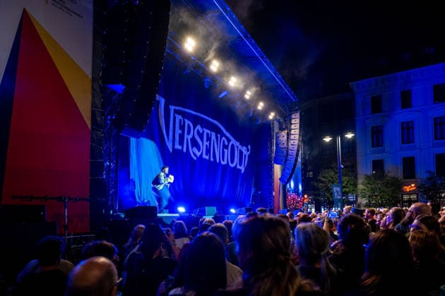 Feiern Tag der Deutschen Einheit in Bremen - Feierlichkeiten zum Tag der Deutschen Einheit 2026, Bremen, 04.10.2026 Bremen, Bürgerfest, Konzert Fersengold Bremen, Deutschland, 04.10.26: Feiern Tag der Dt. Einheit in Bremen im Marktplatz, Rathaus am 04.10.2026 in Bremen, Deutschland. (Foto von Axel Kaste), Konzert Bremen Marktplatz, Rathaus Freie Hansestadt Bremen Deutschland