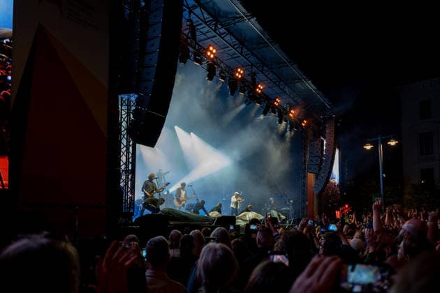 Feiern Tag der Deutschen Einheit in Bremen - Feierlichkeiten zum Tag der Deutschen Einheit 2026, Bremen, 04.10.2026 Bremen, Bürgerfest, Konzert Fersengold Bremen, Deutschland, 04.10.26: Feiern Tag der Dt. Einheit in Bremen im Marktplatz, Rathaus am 04.10.2026 in Bremen, Deutschland. (Foto von Axel Kaste), Konzert Bremen Marktplatz, Rathaus Freie Hansestadt Bremen Deutschland