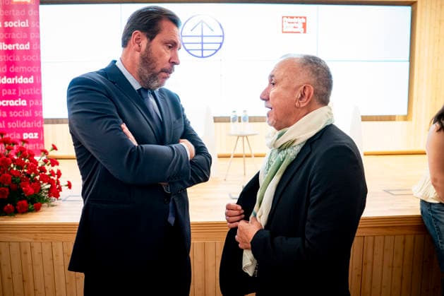 Yolanda Díaz Speaks at the Event Democracy and International Solidarity UGT Secretary-General Pepe Álvarez and Minister of Transportation and Sustainable Mobility Óscar Puente converse upon their arrival at the event Democracy and International Solidarity: The Past, a Driving Force for Building the Future, on October 6, 2026, in Madrid, Spain. The event is being held to mark the 50th anniversary of the German Friedrich Ebert Foundation (Friedrich Ebert Stiftung) delegation, FES in Spain. OCTOBER 6, 2026. YOLANDA ECONOMÍA, MINISTER OF LABOR, AT THE EVENT IN MADRID, SPAIN Copyright: xA.xPÃ rezxMecax 7825119