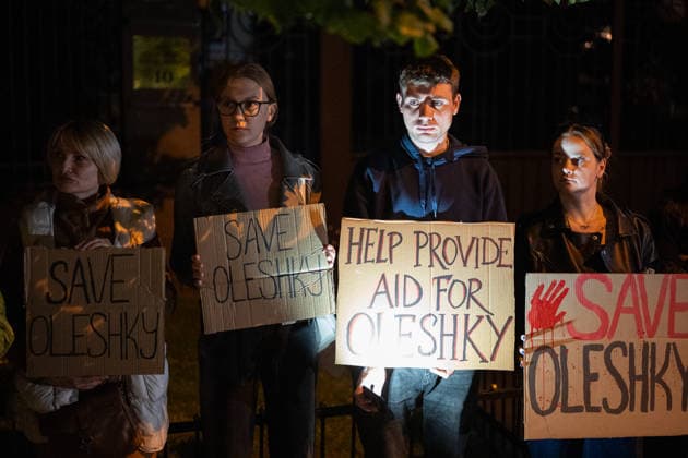 Ukrainians attend a rally to raise awareness about the humanitarian crisis in the town of Oleshky KYIV, UKRAINE - OCTOBER 6: Ukrainians holding placards gather near the Vatican Embassy to draw attention to the humanitarian crisis in the town of Oleshky under Russian occupation in the Kherson region, on the left bank of the Dnipro River in Kyiv, Ukraine, on October 6, 2026. Russian forces occupied Oleshky following Russia s full-scale invasion of Ukraine in 2022, and the town remains under Russian control. As of October 2026, around 2,000 people, including up to 50 children, remain in the town, where residents have very limited access to food and medicine. The Ukrainian Armed Forces have dropped around 4 tons of food and medicine for the loc Copyright: x2026xAnadoluxDanyloxAntoniukx