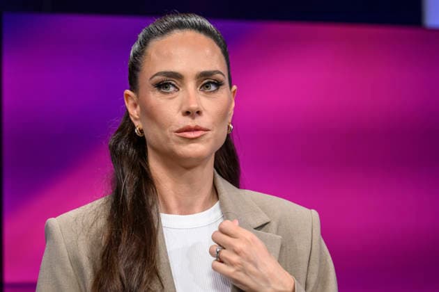 im Bild v.l.: Franca Lehfeldt (Unternehmerin und Autorin), GER, Berlin, Studio, zu Gast bei Maischberger, politische Talkshow, TV, Format, mit Moderatorin Sandra Maischberger, Das Erste, aus Adlershof Am Studio 20, 06.10.2026, Copyright: HMBxMedia UwexKoch