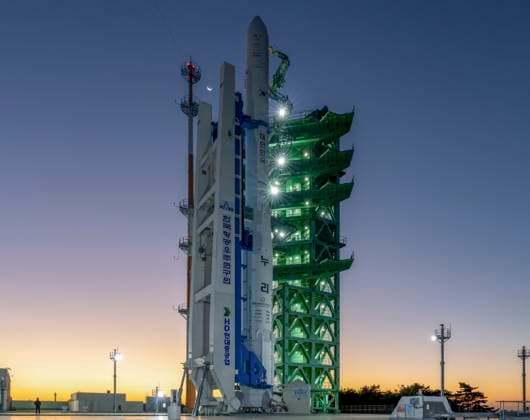 October 7, 2026, Goheung, South Jeolla, SOUTH KOREA: Oct 7, 2026-Goheung, South Korea-South Korea s homegrown Nuri rocket stands on a launchpad at the Naro Space Center in Goheung, about 400 kilometers south of Seoul, ahead of its fifth launch on Oct. 7, 2026. Korea will launch its homegrown Nuri rocket at 12:25 p.m. on Wednesday, Korea AeroSpace Administration (KASA) announced. It is set to take off from the Naro Space Center in Goheung County, South Jeolla. Goheung SOUTH KOREA - ZUMAs168 20261007_zih_s168_002 Copyright: xKoreaxAerospacexAdministrationx