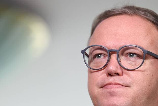 Thueringer Landtag - Statement Ministerpraesident Mario Voigt (CDU) 07.10.2026, Erfurt, Thueringer Landtag, Statement von Ministerpraesident Mario Voigt (CDU), er hat die Klage zurueckgezogen, er akzeptiert die Aberkennung seines Doktortitels