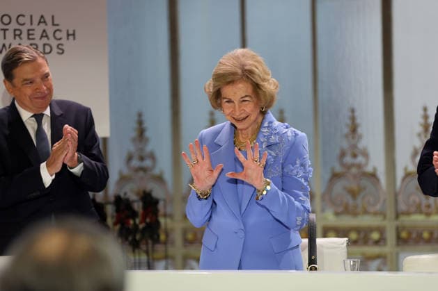 Queen Sofía presides over the 2026 Mapfre Foundation Social Awards ceremony. The Minister of Agriculture, Fisheries, and Food, Luis Planas, and Queen Sofía during the 2026 Mapfre Foundation Social Awards ceremony at the Real Casino de Madrid on October 8, 2026, in Madrid, Spain. These awards recognize the commitment, generosity, and solidarity of individuals and institutions that have carried out outstanding initiatives for the benefit of society: Teresa Perales, Ayúdame3D, AESLEME, and Cortijo Guadiana. QUEEN INFANTA AWARDS CASINO MAPFRE FOUNDATION Raú Madrid, Madrid, Spain Copyright: xRaulxTerrelx 7828126