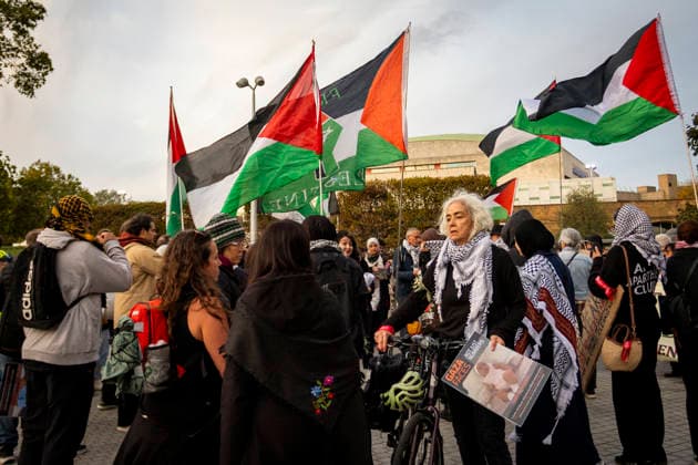 Pro-Palestine Silent Funeral Procession Central London, October 8, 2026 A pro-Palestine silent funeral procession took place in Central London, with demonstrators walking in silence to remember Palestinians killed in the conflict in Gaza. Participants carried Palestinian flags and placards, while some held a coffin and others carried effigies wrapped in burial shrouds, symbolising those killed in the conflict., Credit:Zak Irfan Avalon Copyright: xZakxIrfanx xAvalonx 1141557249